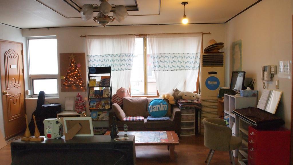 Hotel Danim Backpackers Daegu Exterior foto