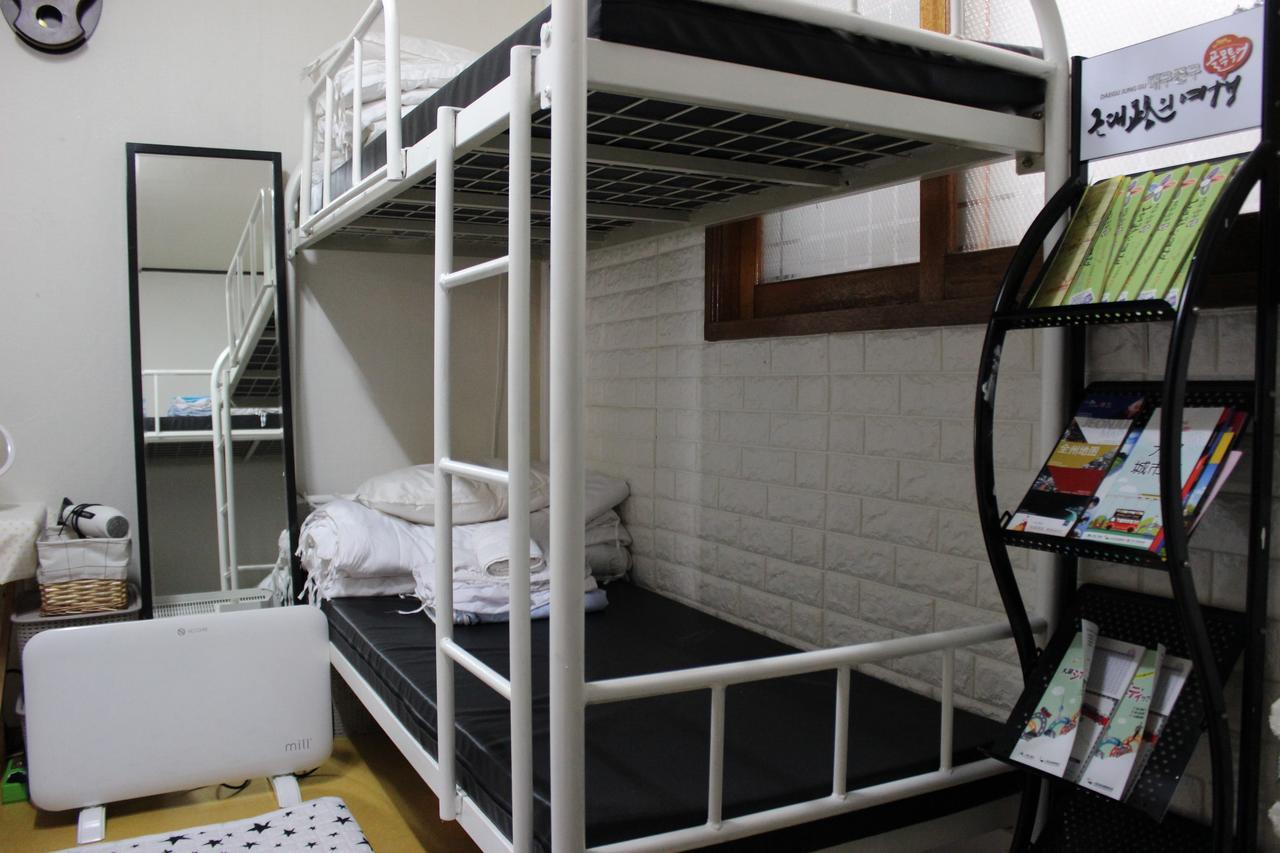 Hotel Danim Backpackers Daegu Zimmer foto