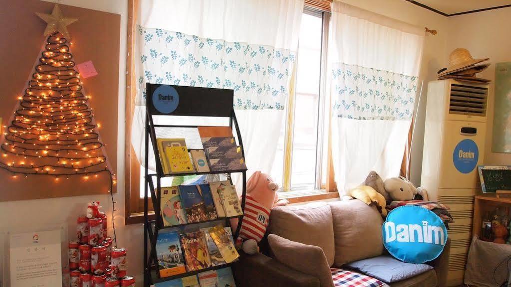 Hotel Danim Backpackers Daegu Exterior foto